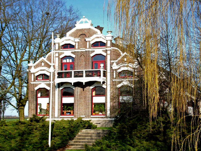 26--Markante_veenkoloniale_boerderij.jpg