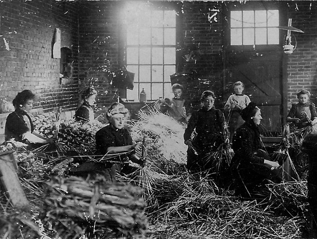 27--Glasfabriek;_inpakkerij.jpg