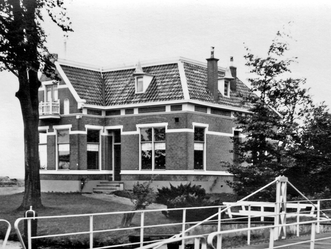 30--Markante_veenkoloniale_boerderij.jpg