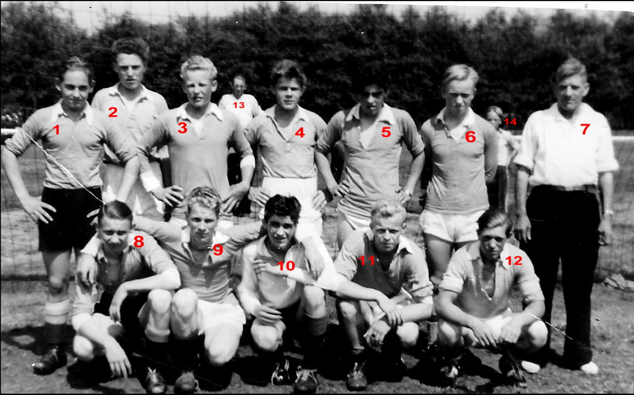 41 - V.V. Nieuw-Buinen; A-elftal 1957.